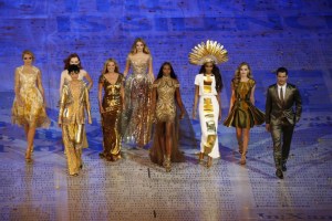 Supermodels at London 2012 Olympics closing ceremony