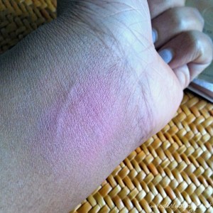 swatch of Prettyful blusher papier, Mai Couture