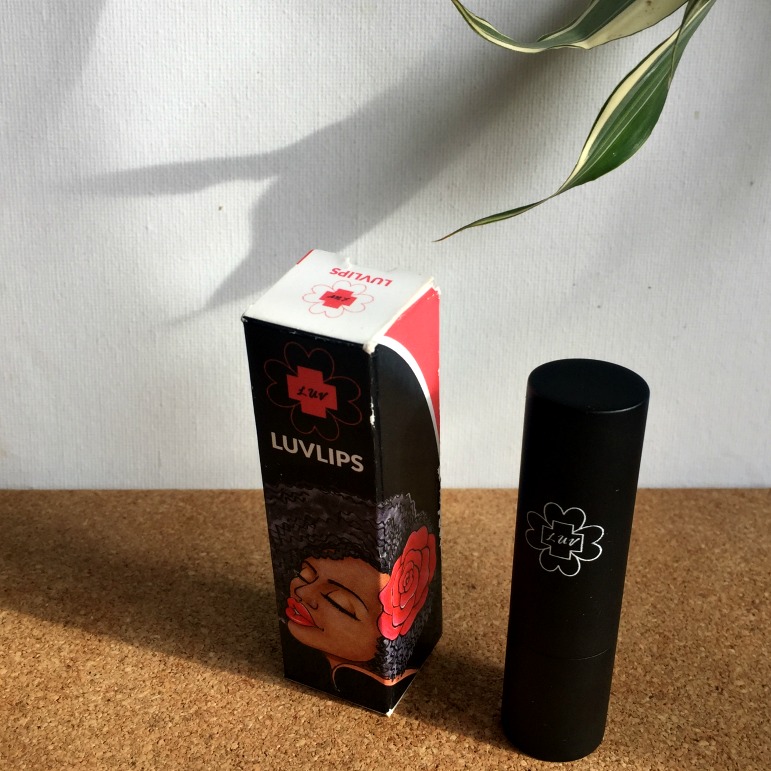 luvlips-box-and-tube